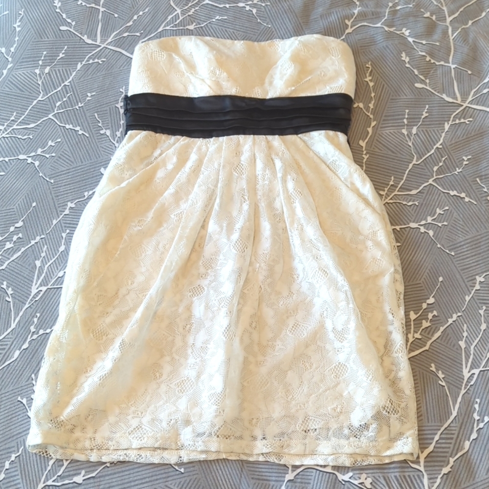 WISHES WISHES WISHES Formal White Lace Dress